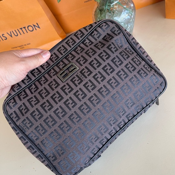 Authentic Fendi vanity case 💼❤️🧳 - Picture 12 of 13